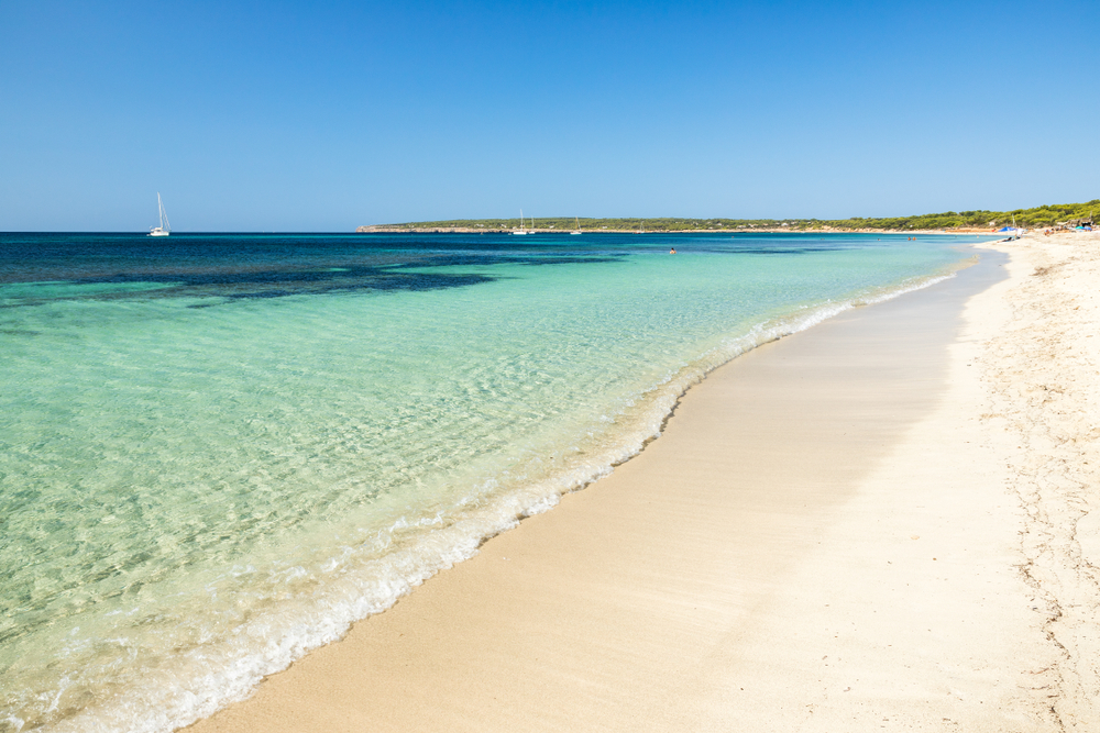 Conoce las playas nudistas en Formentera