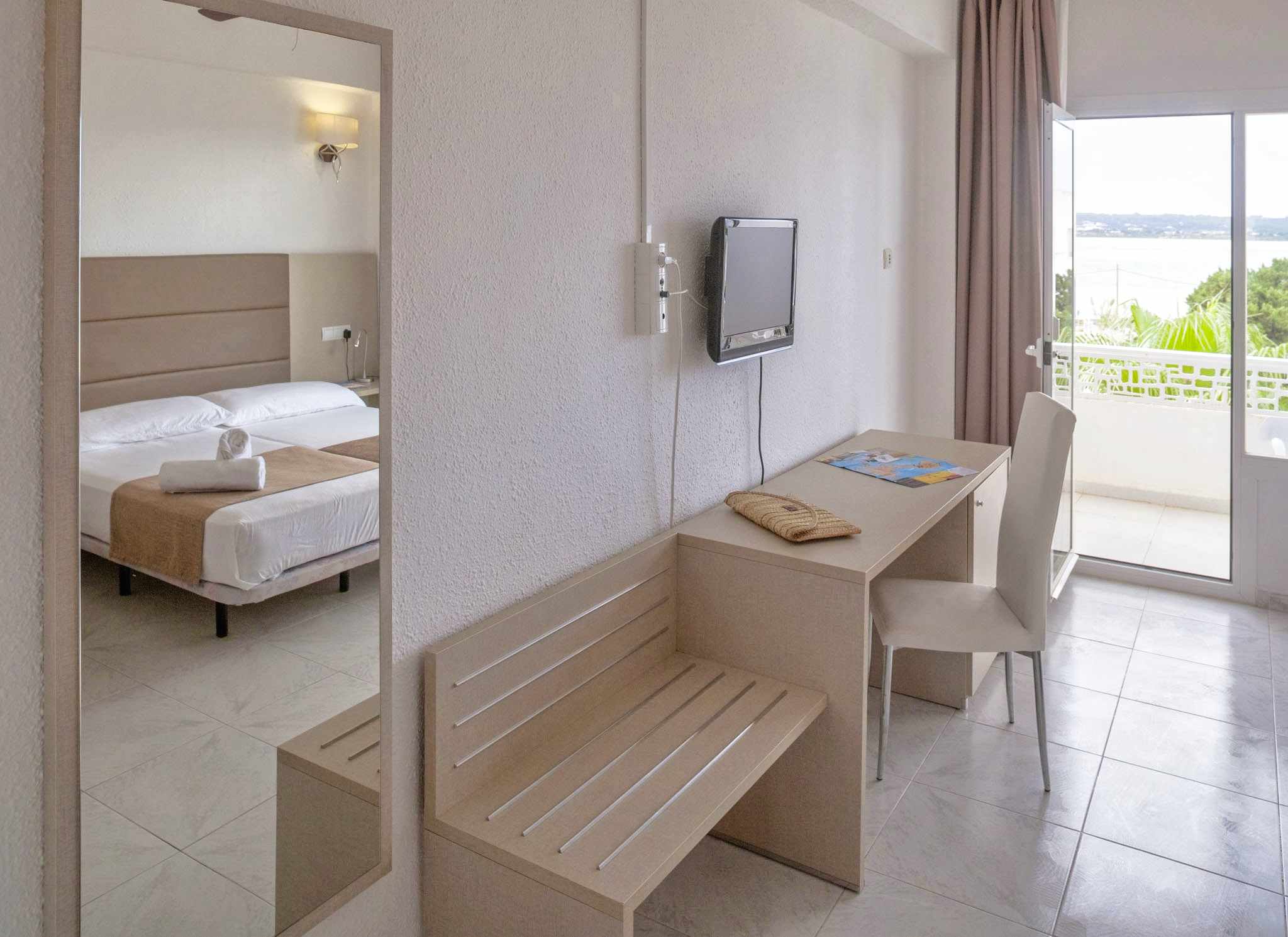 Roquetes Rooms Vista Lago  - Formentera Break